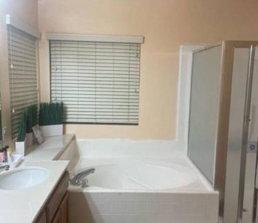 Victorville Casa | Cozy! 1 hr from LA - 2 hr from Las Vegas!