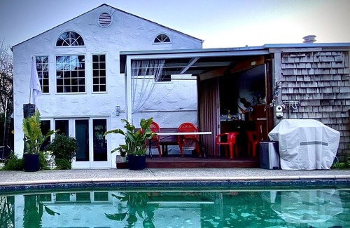 San Anselmo Casa | Cozy 1100 sq. ft guest unit private entrance 1 Block from downtown San Anselmo