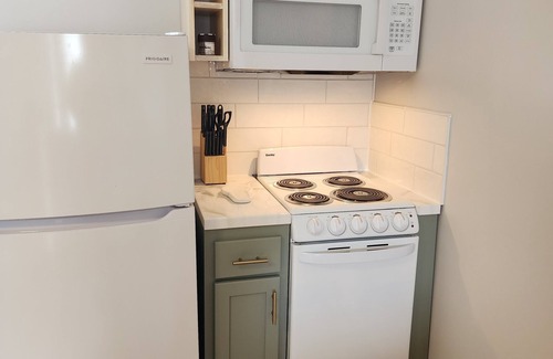 La Crosse Casa | Cozy 1bd upper unit w/ Beautiful Kitchen, Laundry, & WiFi in marvelous LaCrosse