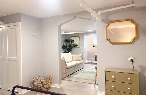 Lower Avenues Apartamento | Cozy 1Bdrm Great Location Fast Wi-fi