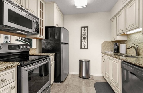South Baton Rouge Casa | Cozy 1Bed Retreat! Fenced in Patio! Pool!