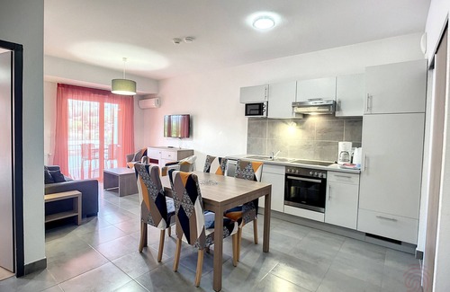 Lamalou-les-Bains Apartamento | Apartamento F2 con terraza y parking, cerca del casino y las termas de Lamalou-les-Bains