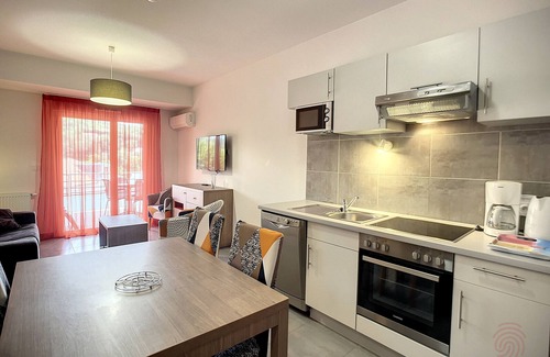 Lamalou-les-Bains Apartamento | Apartamento F2 con terraza y parking, cerca del casino y las termas de Lamalou-les-Bains