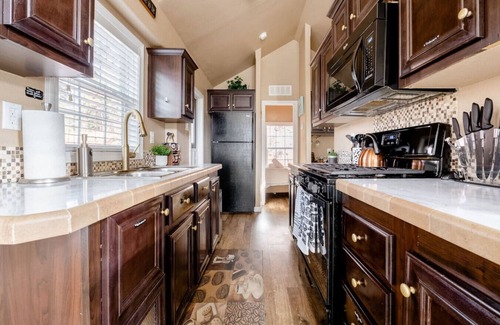 Woodland Park Casa | Cozy 1BR Chalet | Pikes Peak, Grill & Relaxing Patio