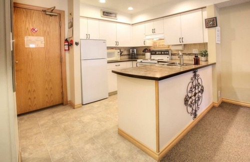 Whistler Creekside Apartamento | Cozy 1BR: Sleeps 4,Pool,Hot Tub,BBQ,Free Parking & Near Valley Trail!