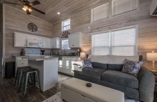 Upward Casa | Cozy 1BR Tiny Home with Pool Access and Free Tix