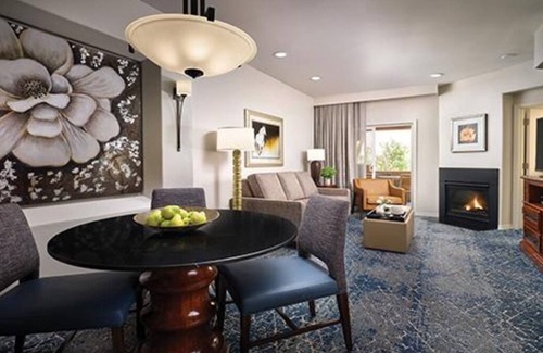 North Scottsdale Condominio | Cozy 1BR Villa at Sheraton Desert Oasis. 10% Off 5-7 Night Stays