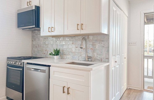 Frisco Apartamento | Cozy 1BR w/ King Bed, Pets OK, Walk 2 Food+Shops