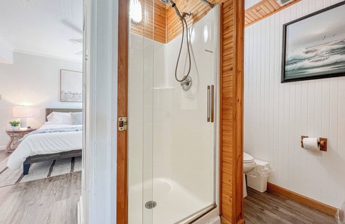 Frisco Apartamento | Cozy 1BR w/ King Bed, Pets OK, Walk 2 Food+Shops