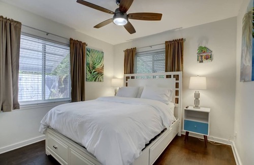 Downtown Fort Lauderdale Cabaña | Cozy 2/1, Close to Las Olas/Beach, Port, FLL