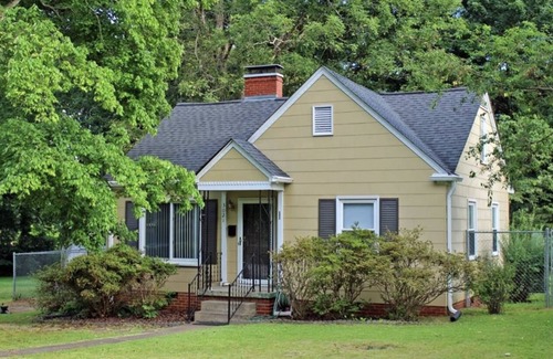 Greensboro Casa | Cozy 2/1 House in Quiet Greensboro Neighborhood