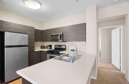 Anaheim Resort Apartamento | Cozy 2-BD/2BA Apt! 5Mins to Disney! Angel stadium! Honda Center! The Outlets!