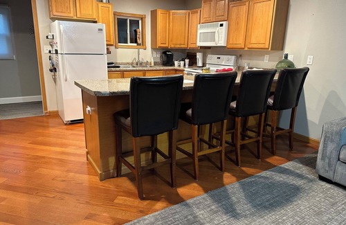 Marshall County Casa | Cozy 2-bd home in Newfolden. WiFi, AC, Full kitchen & living room w fireplace!