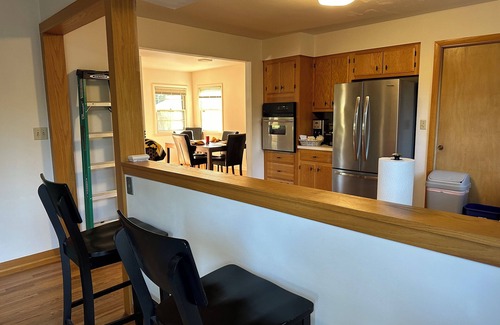 University Heights Casa | Cozy 2-bdrm home minutes from Kinnick and Melrose tailgating, AC, WiFi, parking