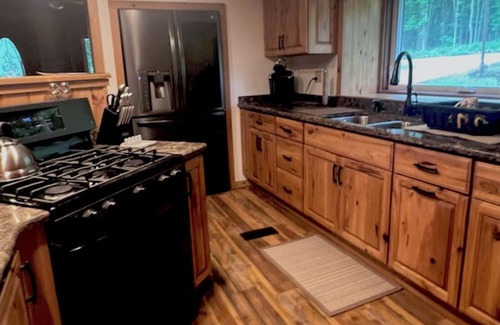 Cranesville Casa | Cozy 2-bdrm house on Great Sacandaga Lake. Close to historic Saratoga Racetrack.