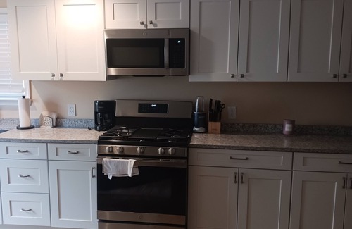 Cape May - Wildwood Cabaña | Cozy 2 bed, 1 full bath private cottage, 10 min. walk to Wildwood beach & boards