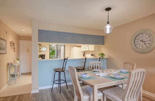 Biggar Condominio | ☀️Cozy 2 Bed 2 Bath, Ground Floor w/ Lake View 10 Mins to Airport /Pool & Jacuzzi