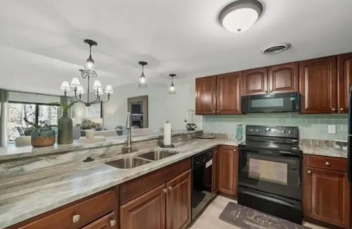 Townsend Condominio | Cozy 2-bed/2bath riverfront condo in amazing Townsend with WiFi, AC