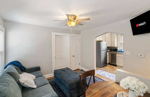 Highwood Apartamento | Cozy 2 bed Apt- 2 train stops to the Naval Base!