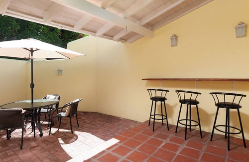 Folkestone Casa | Cozy 2-Bed Barbados Vacation Rental Near Limegrove – Walk to Beach & Restaurants