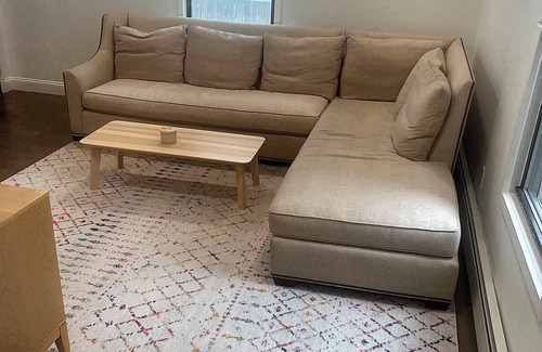 Upham's Corner Condominio | Cozy 2 Bed Condo with 2 Parking Spots and Washer-Dryer