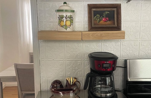 Riviera - Westchester Casa | Cozy 2 bedrm house in charming downtown Bakersfield with AC, fitness area & more