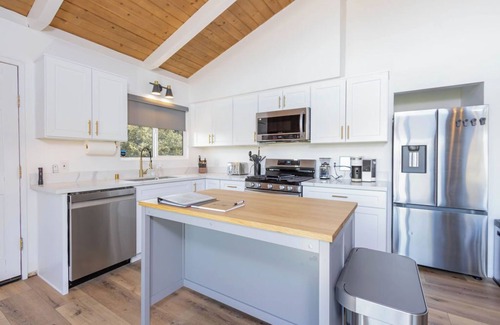 Pine Mountain Club Cabina | Cozy 2 Bedroom Cabin In Pine Mountain Club With Breathtaking View!
