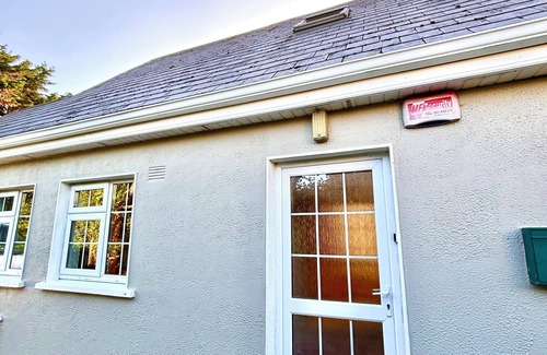 Rosslare Harbour Casa | Cozy 2-Bedroom Escape in the Heart of Rosslare Harbour, 2 mins from Europort