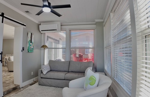 Kiska Beach Cabaña | Cozy 2-bedroom cottage in Sunnyside area of Panama City Beach w/ an ocean view.