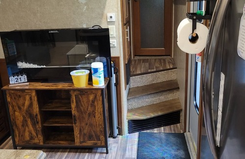 Jacksonville Casa | Cozy 2 bedroom 42 ft RV located in the heart of Jacksonville