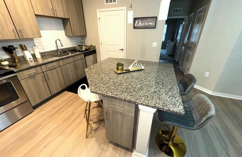 Northside Apartamento | Cozy 2-bedroom apartment in nice Jacksonville with WiFi, fitness room - Sleep 6!