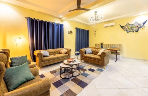 Santeo Casa | Cozy 2-bedroom apartment with WiFi, AC in amazing East Legon