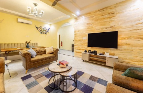 Santeo Casa | Cozy 2-bedroom apartment with WiFi, AC in amazing East Legon