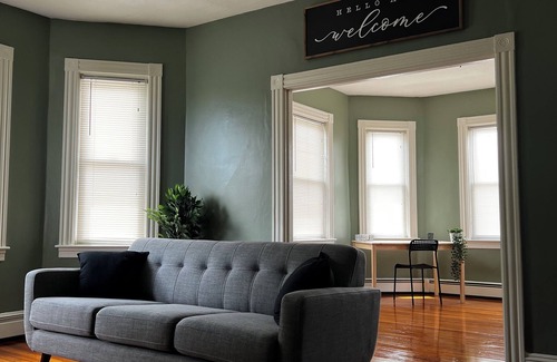 Wanskuck Apartamento | Cozy 2-bedroom apartment Providence with WiFi, AC