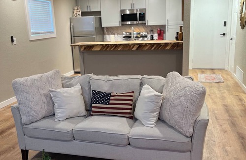 Scott City Apartamento | Cozy 2-bedroom apartment in lovely Scott City with AC, WiFi