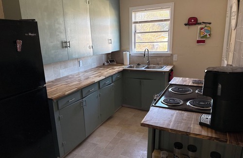 Highland Historic District Apartamento | Cozy 2-bedroom apartment in charming Shreveport with WiFi, AC