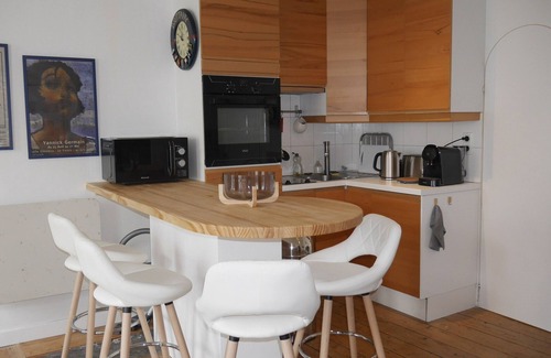 Le Palais Apartamento | Acogedor apartamento de 2 habitaciones en el centro de Le Palais, cerca de tiendas y playa