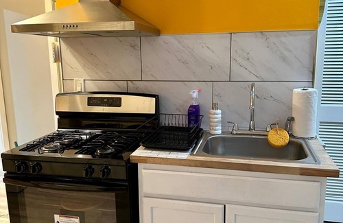 Newark Apartamento | Cozy 2-bedroom apartment with WiFi, AC in Irvington