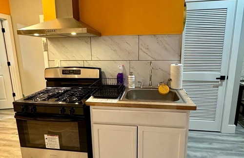 Newark Apartamento | Cozy 2-bedroom apartment with WiFi, AC in Irvington