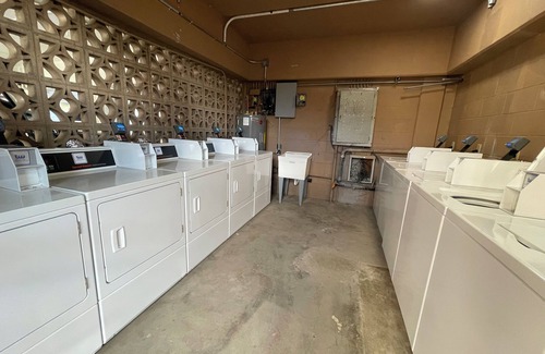 Diamond Head - Kapahulu - St. Louis Apartamento | Cozy 2-bedroom apartment in charming Honolulu with WiFi, AC and parking