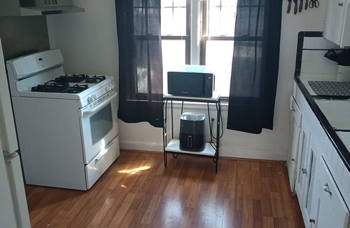 Grosse Pointe Apartamento | Cozy 2-bedroom apartment minutes from Downtown Detroit