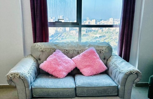 Ajman Apartamento | Cozy 2-bedroom apartment in pleasant Ajman with AC, WiFi