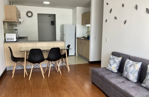 La Floresta Apartamento | Cozy 2-bedroom apartment with WiFi, fitness room in charming Quito