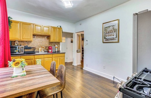 Lodi Apartamento | Cozy 2-bedroom apartment in charming Lodi with AC ,washer and dryer 85 inch TV !