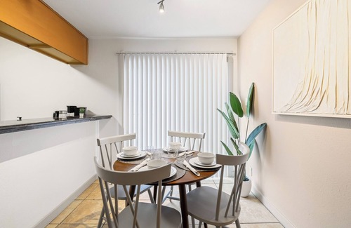 South Manchaca Apartamento | Cozy 2-bedroom apartment in peaceful Austin with WiFi, AC