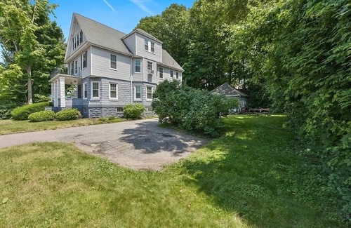 West Roxbury Apartamento | Cozy 2-bedroom apartment in charming Dedham - Legacy Mall with WiFi
