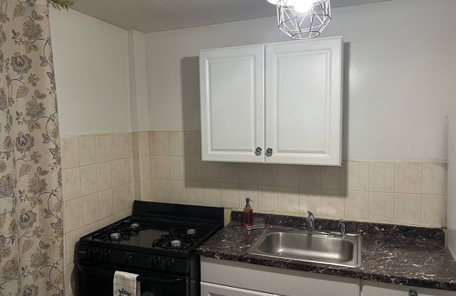 Queens Apartamento | Cozy 2-bedroom apartment in amazing Queens with WiFi, AC