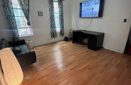 Queens Apartamento | Cozy 2-bedroom apartment in amazing Queens with WiFi, AC