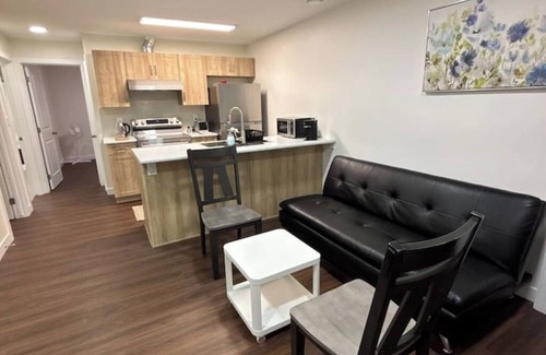 Southeast Edmonton Casa | Cozy 2-Bedroom Basement Suite | Private Entrance | Pet-Friendly
