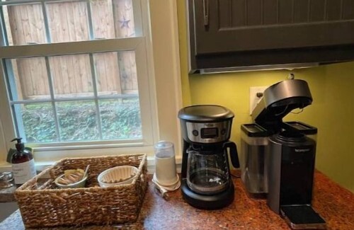 Winston - Salem Casa | Cozy 2-bedroom bungalow in lovely Winston-Salem